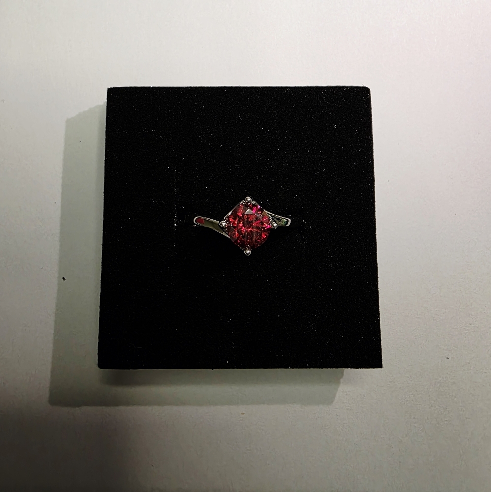 Elegant 1CT  Size 7 Red Moissanite Ring